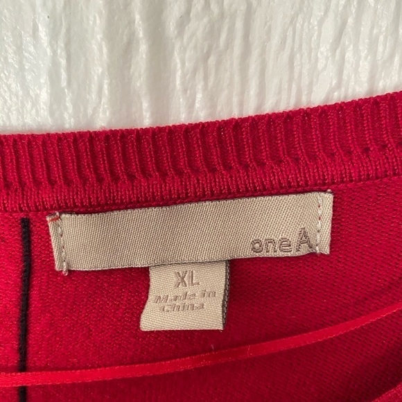 One A red long sleeve extra large blouse - Picture 5 of 5